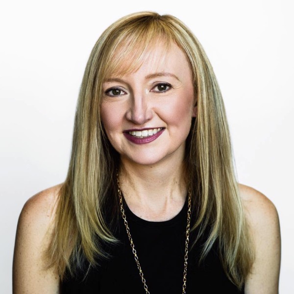 Episode #388: Jen MacQuarrie: How To Become a 5 AM Person!