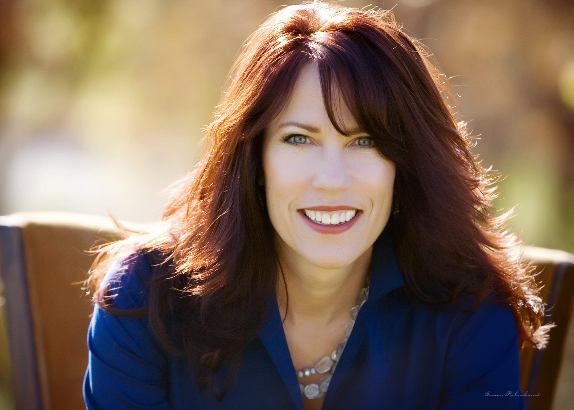 Episode #524: Joyce Layman: Your Connecting Advantage